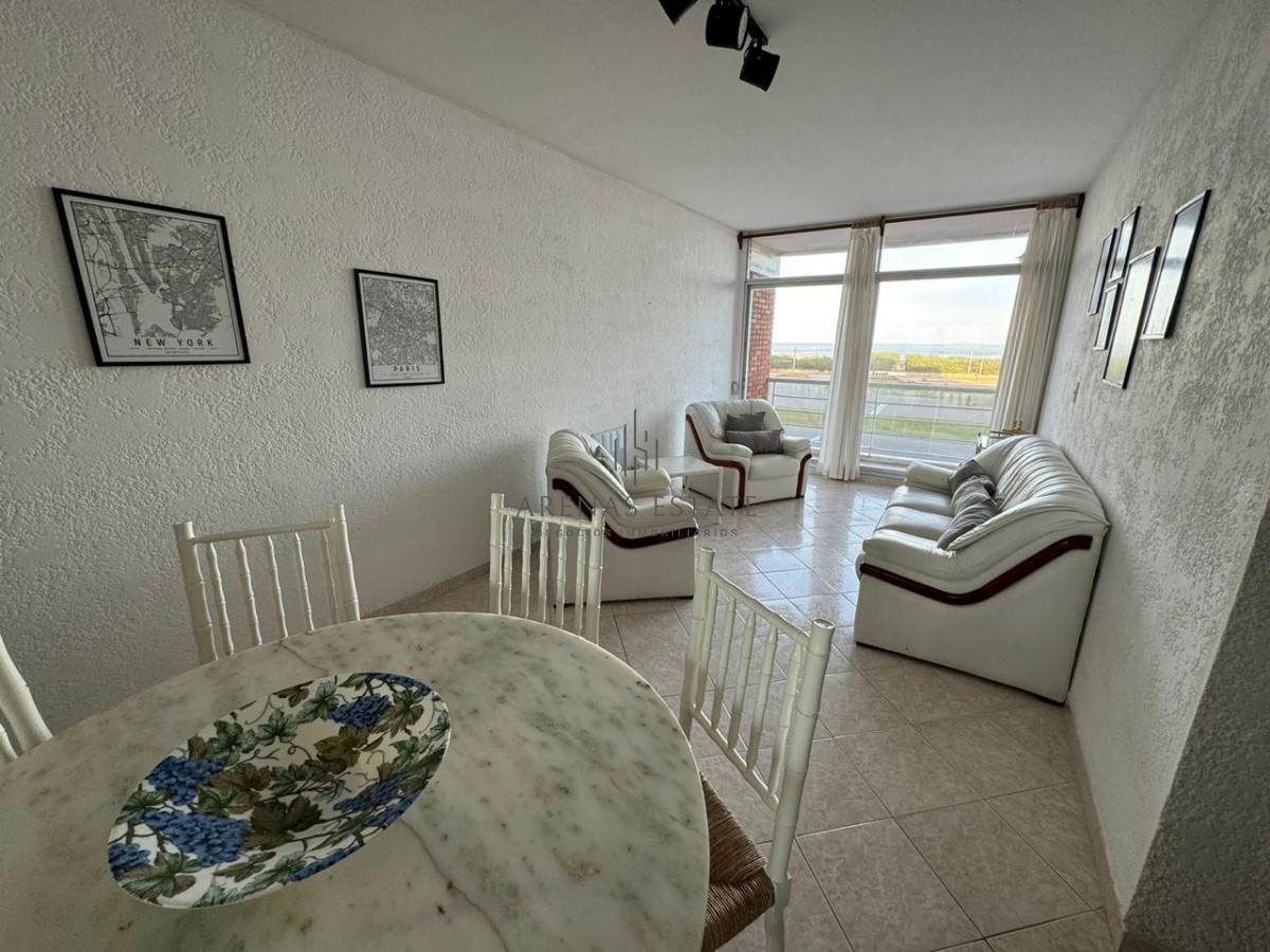 Apartamento ID.2925 - Apartamento en venta, primera linea playa brava.