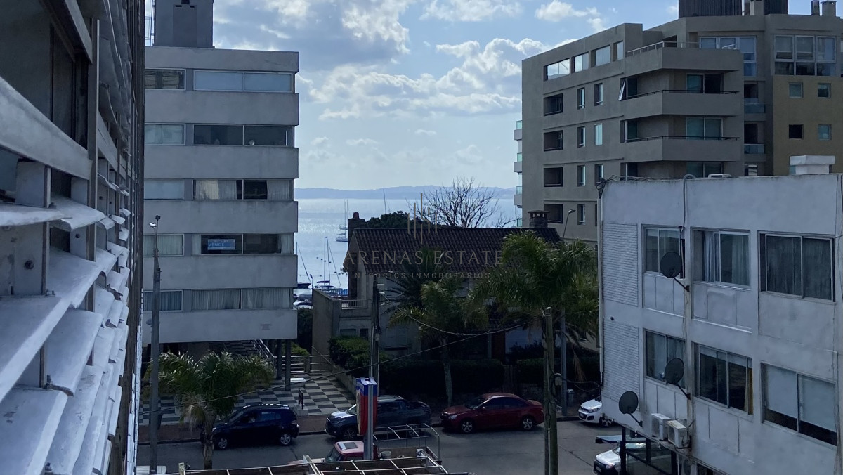Apartamento ID.3082 - Apartamento en venta de 2 dormitorios en Peninsula , Punta del Este 