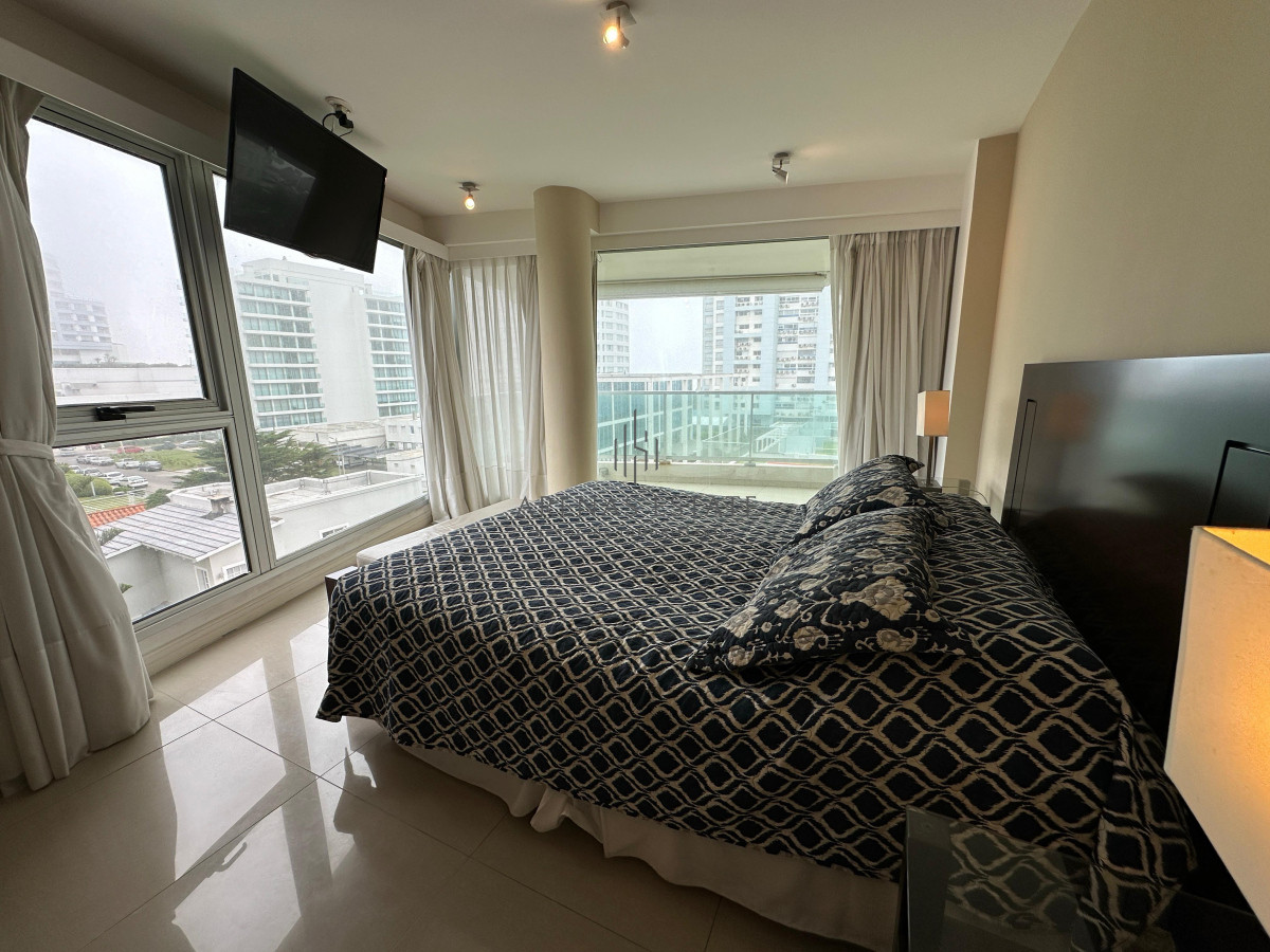 Apartamento ID.3133 - Hermoso departamento, con vista parcial al mar, playa mansa.