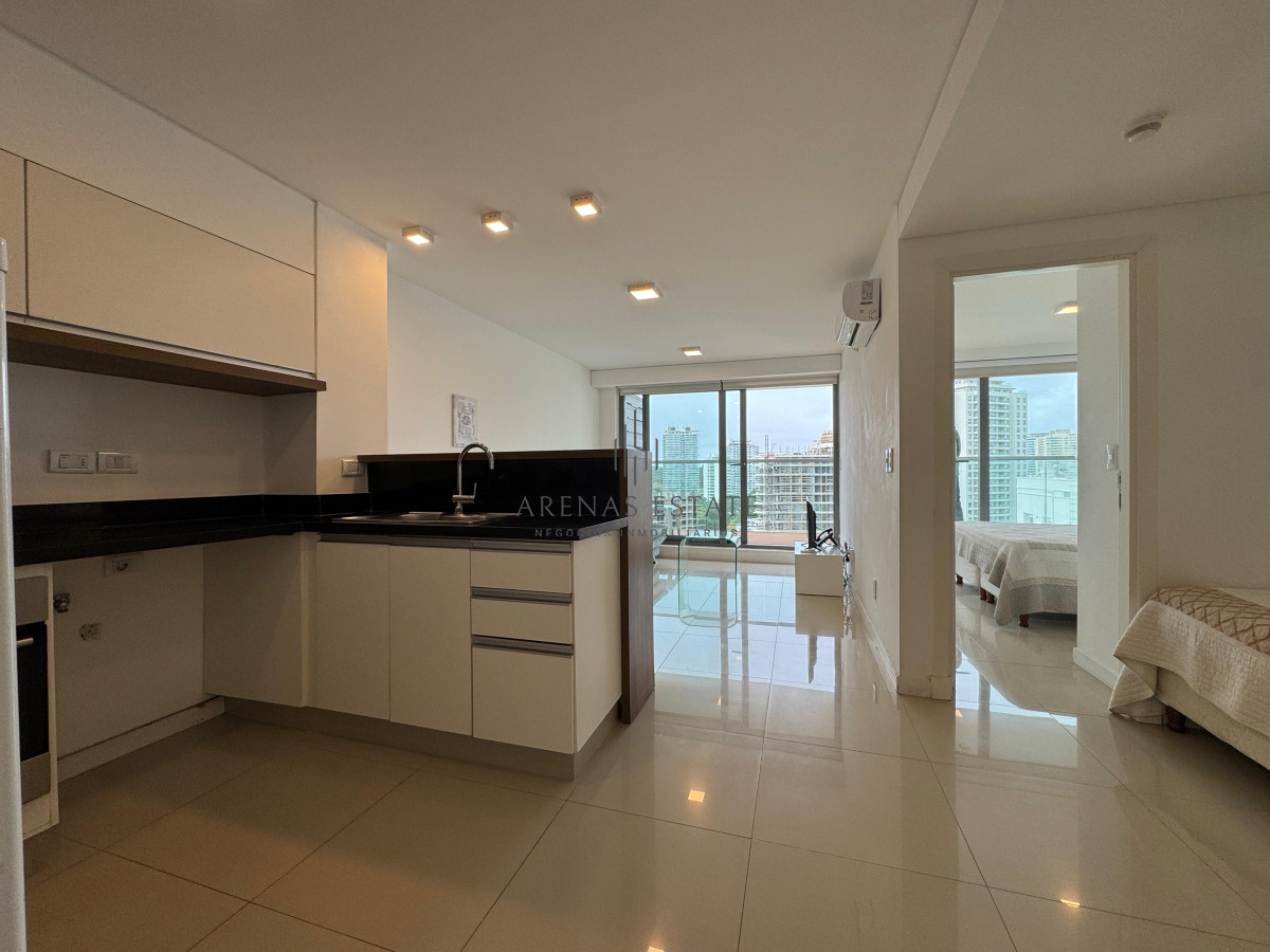 Apartamento ID.3712 - Departamento en venta, a pasos de la playa brava, Punta del este.