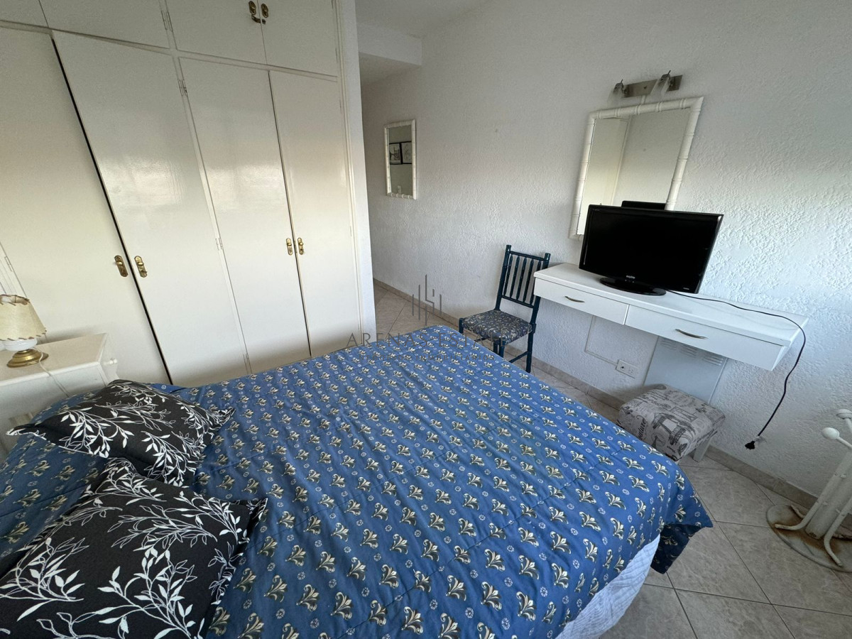 Apartamento ID.2925 - Apartamento en venta, primera linea playa brava.