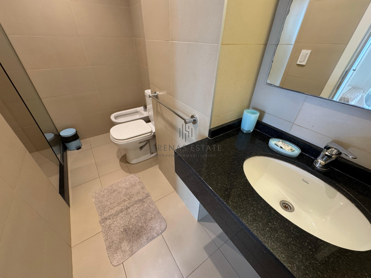 Apartamento ID.3712 - Departamento en venta, a pasos de la playa brava, Punta del este.