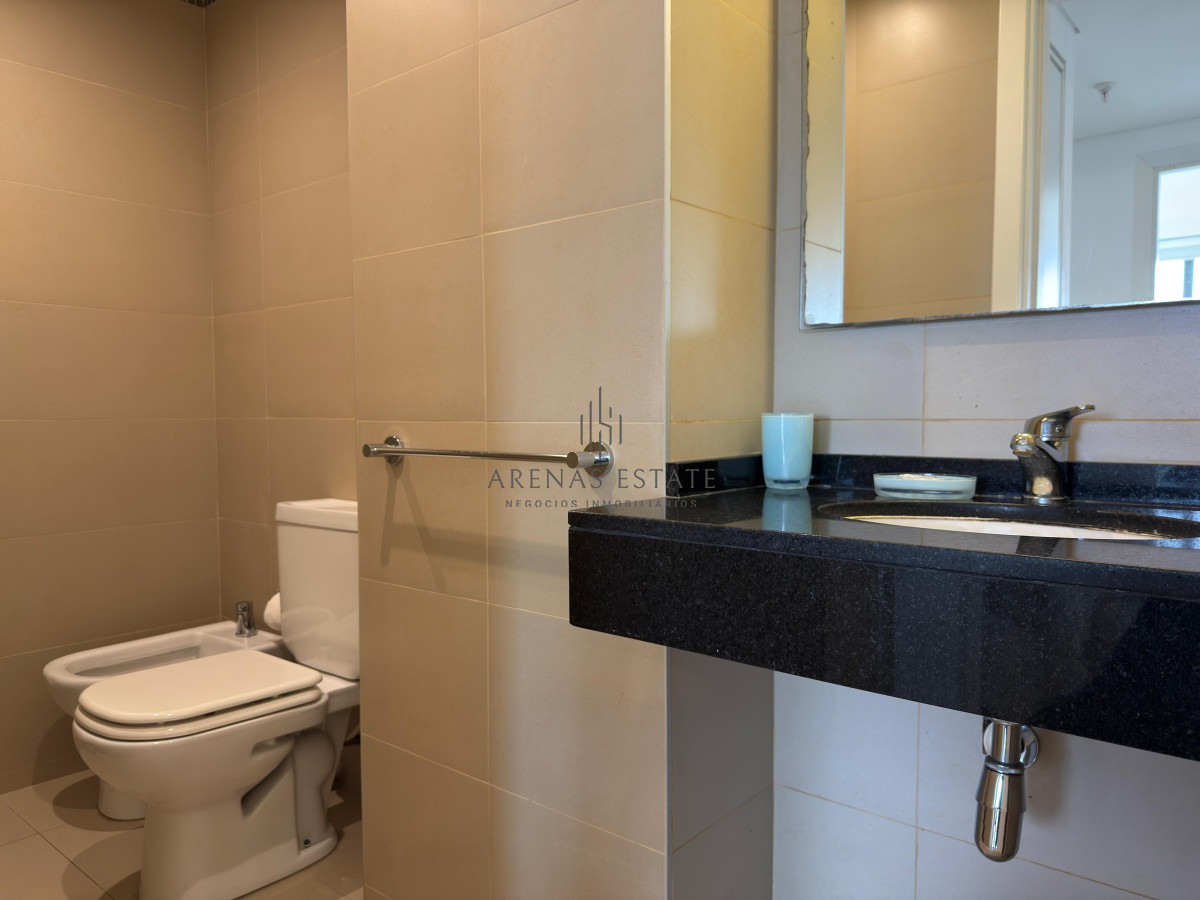 Apartamento ID.3712 - Departamento en venta, a pasos de la playa brava, Punta del este.