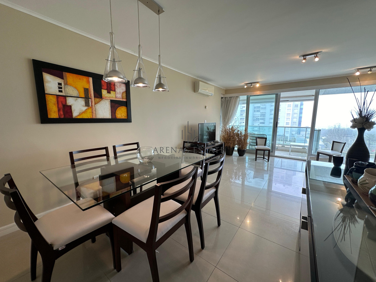 Apartamento ID.3133 - Hermoso departamento, con vista parcial al mar, playa mansa.