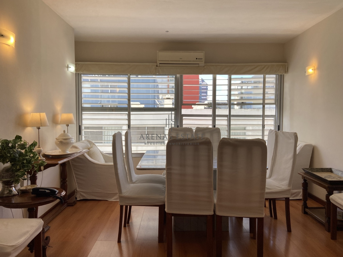 Apartamento ID.3082 - Apartamento en venta de 2 dormitorios en Peninsula , Punta del Este 