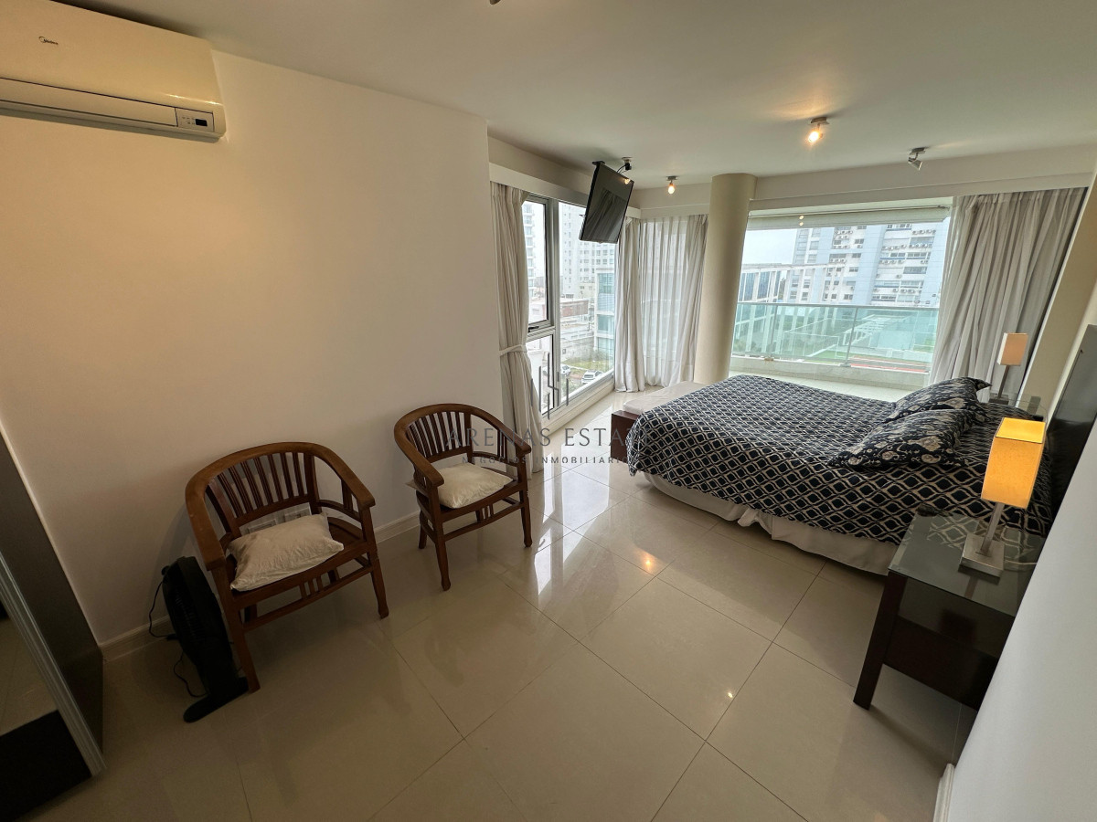 Apartamento ID.3133 - Hermoso departamento, con vista parcial al mar, playa mansa.