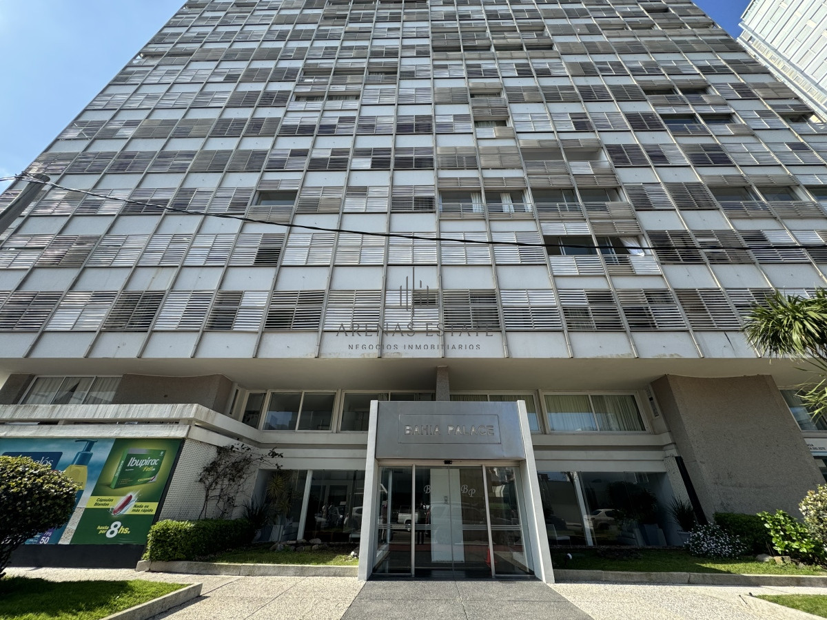 Apartamento ID.3082 - Apartamento en venta de 2 dormitorios en Peninsula , Punta del Este 