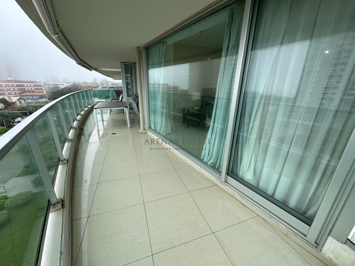 Apartamento ID.3133 - Hermoso departamento, con vista parcial al mar, playa mansa.
