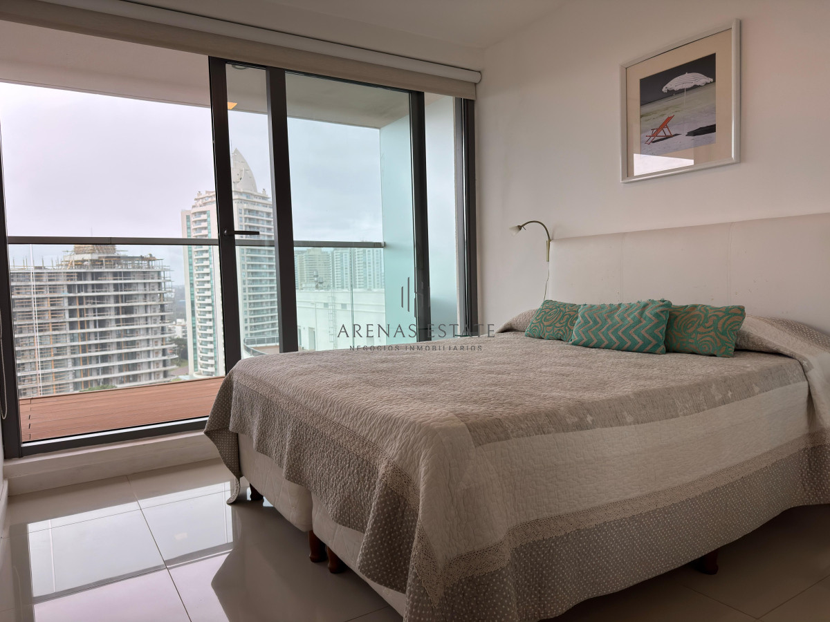 Apartamento ID.3712 - Departamento en venta, a pasos de la playa brava, Punta del este.