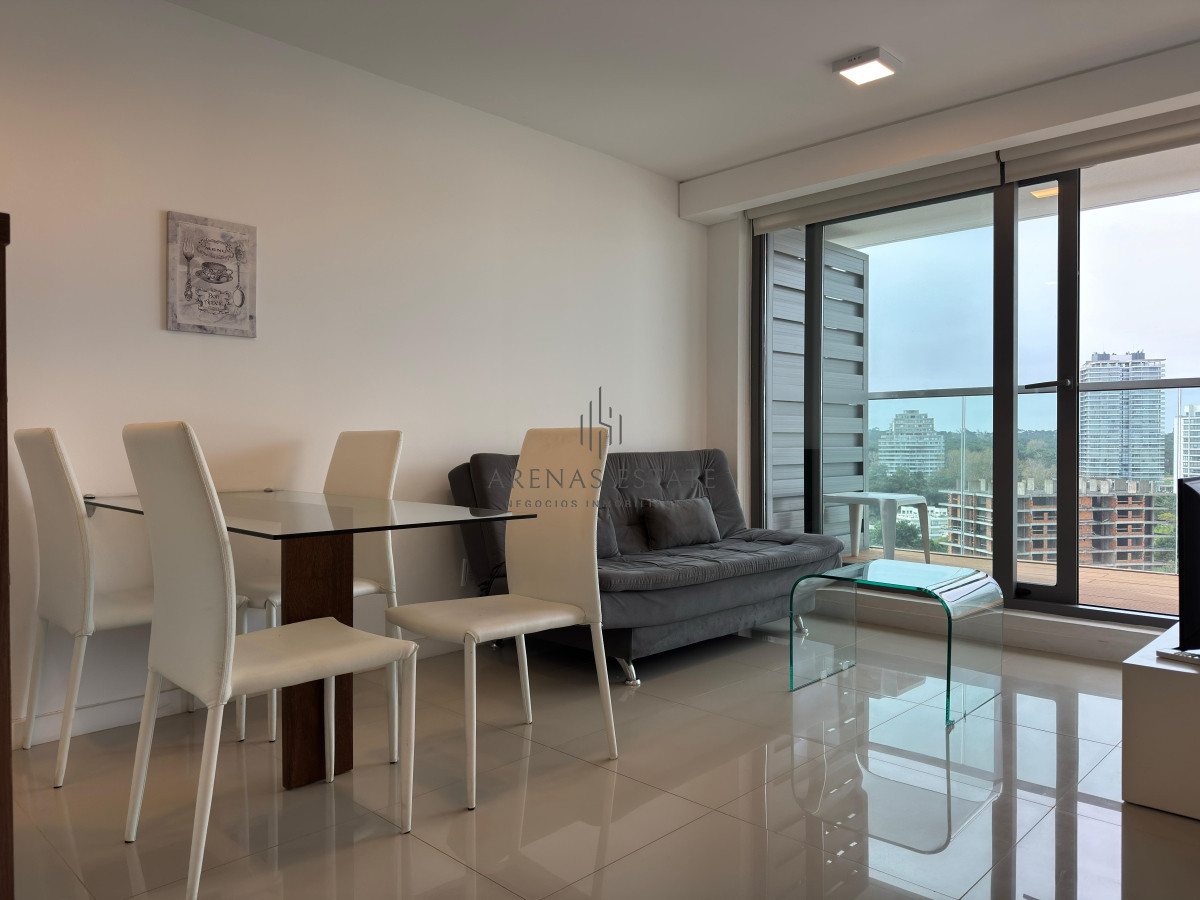 Apartamento ID.3712 - Departamento en venta, a pasos de la playa brava, Punta del este.