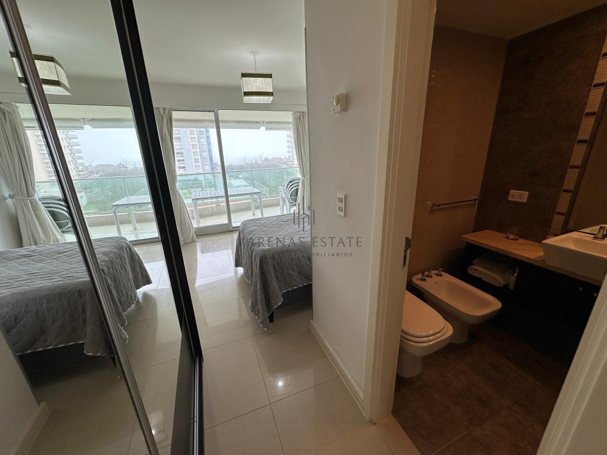 Apartamento ID.3133 - Hermoso departamento, con vista parcial al mar, playa mansa.