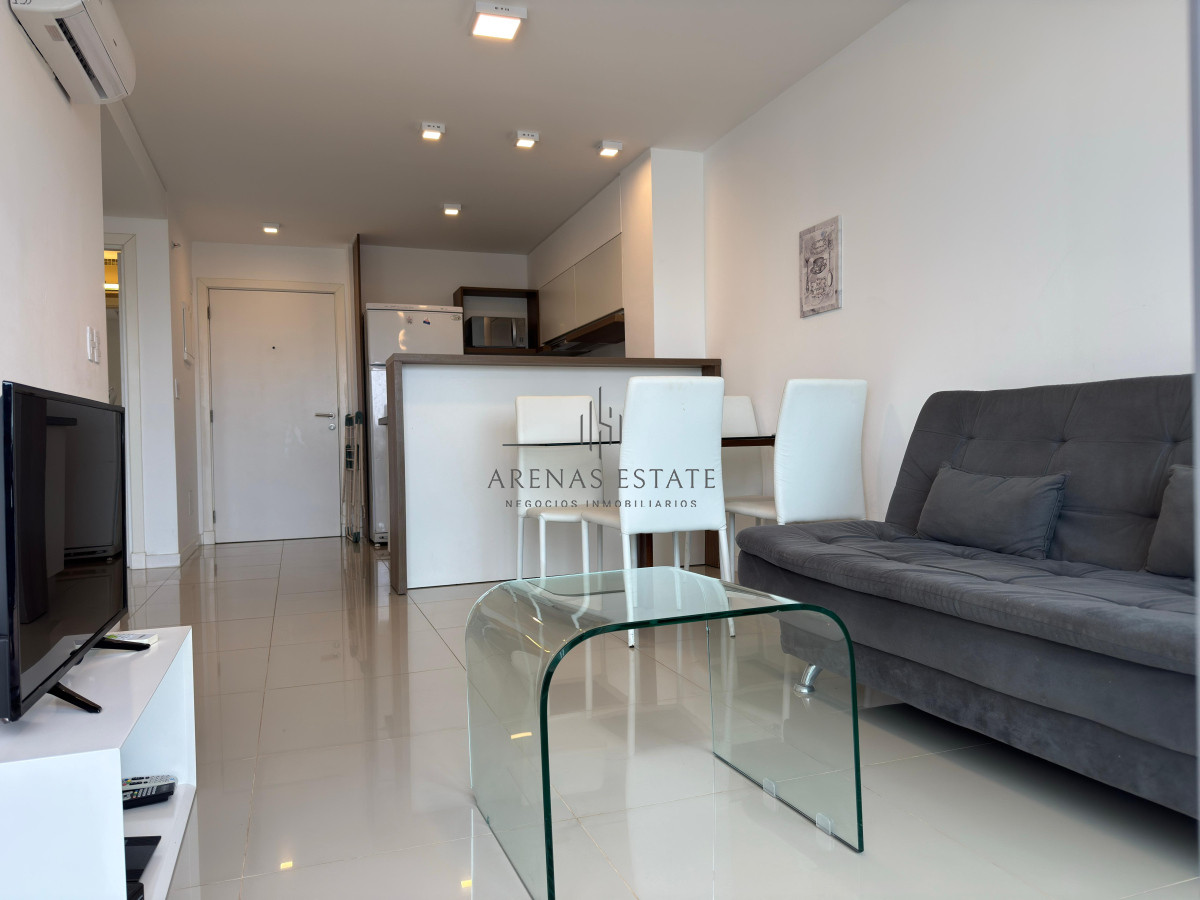 Apartamento ID.3712 - Departamento en venta, a pasos de la playa brava, Punta del este.