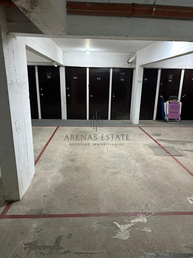 Apartamento ID.2945 - Departamento en primera linea playa brava, 2 dormitorios y medio.