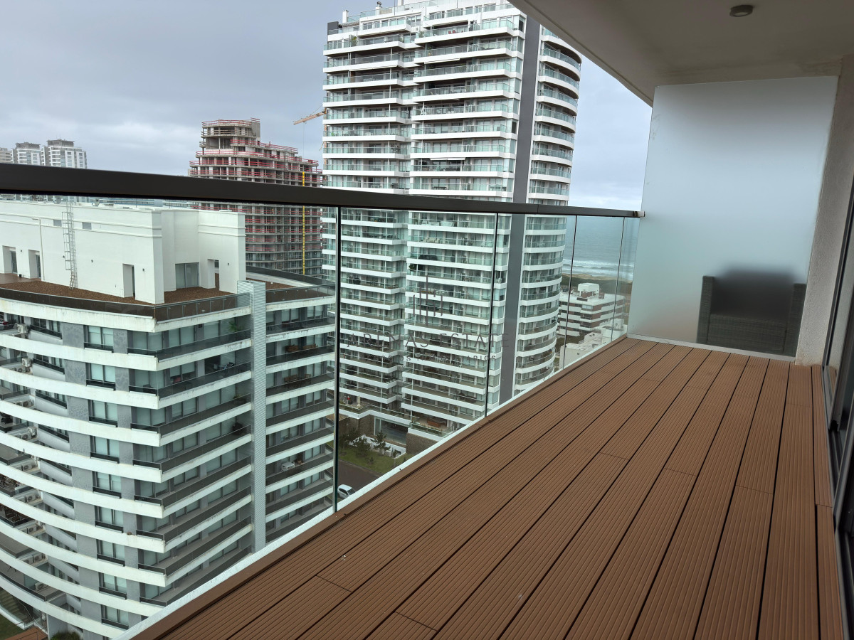 Apartamento ID.3712 - Departamento en venta, a pasos de la playa brava, Punta del este.