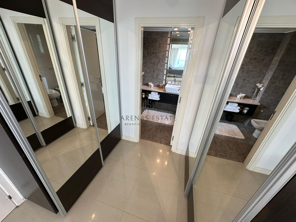 Apartamento ID.3133 - Hermoso departamento, con vista parcial al mar, playa mansa.