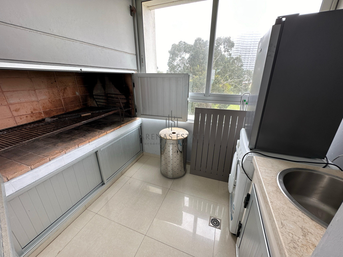 Apartamento ID.3133 - Hermoso departamento, con vista parcial al mar, playa mansa.