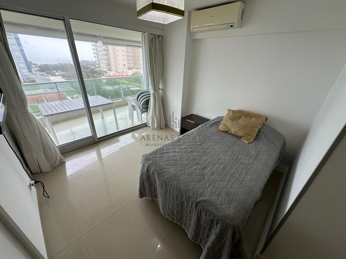 Apartamento ID.3133 - Hermoso departamento, con vista parcial al mar, playa mansa.