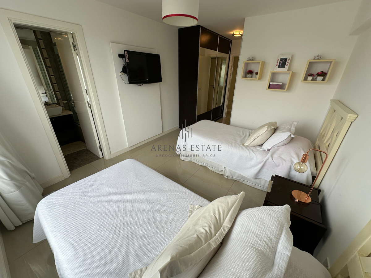 Apartamento ID.3133 - Hermoso departamento, con vista parcial al mar, playa mansa.