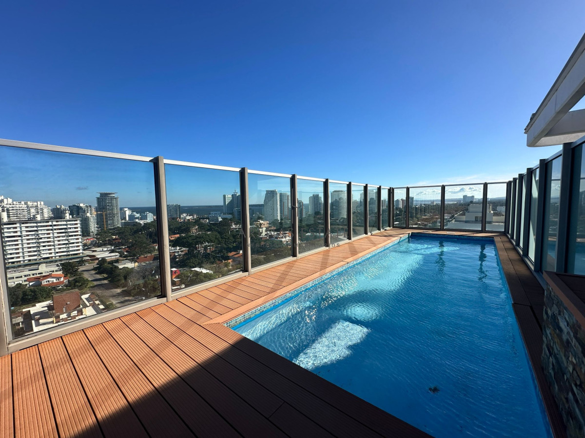 Apartamento ID.3712 - Departamento en venta, a pasos de la playa brava, Punta del este.