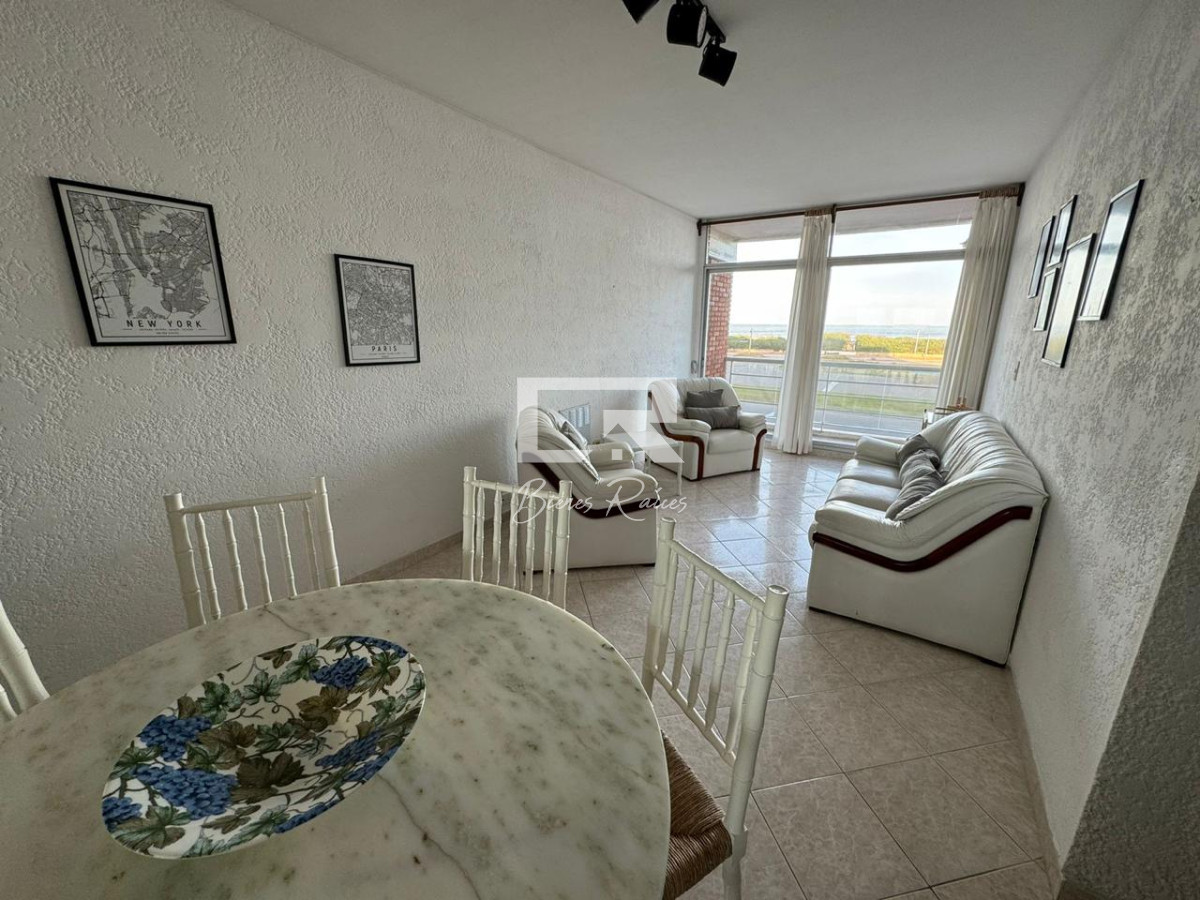 Apartamento ID.672 - Apartamento en venta, primera linea playa brava.