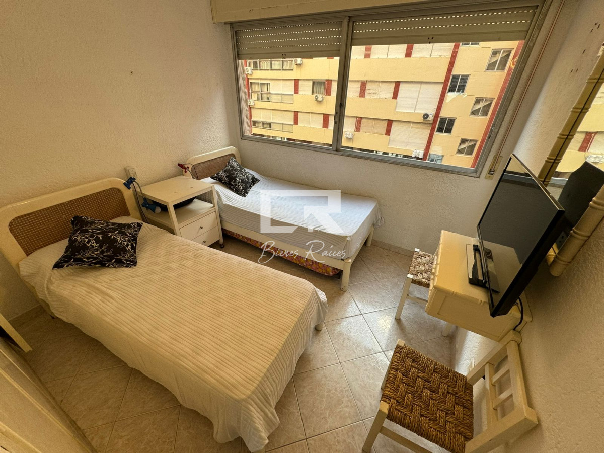 Apartamento ID.672 - Apartamento en venta, primera linea playa brava.