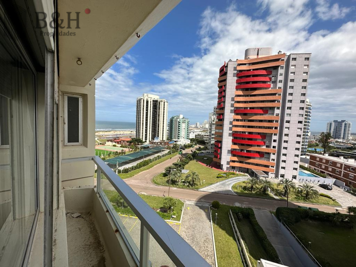 Apartamento ID.2738 - Apartamento 2 1/2 dorm - P 4 playa brava - Punta del Este