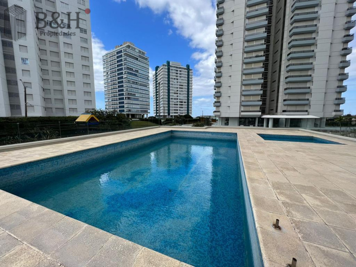 Apartamento ID.2738 - Apartamento 2 1/2 dorm - P 4 playa brava - Punta del Este