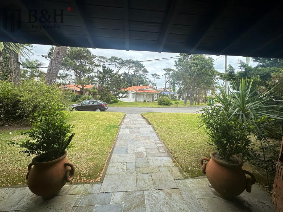Casa ID.2728 - Casa en venta y alquiler - Punta del Este