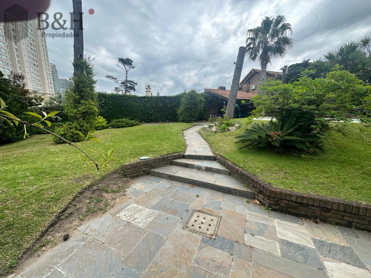 Casa ID.2728 - Casa en venta y alquiler - Punta del Este