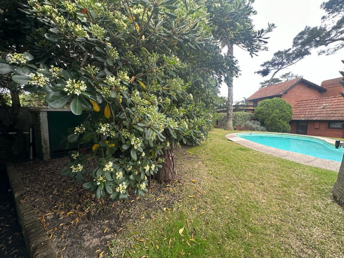 Casa ID.2728 - Casa en venta y alquiler - Punta del Este