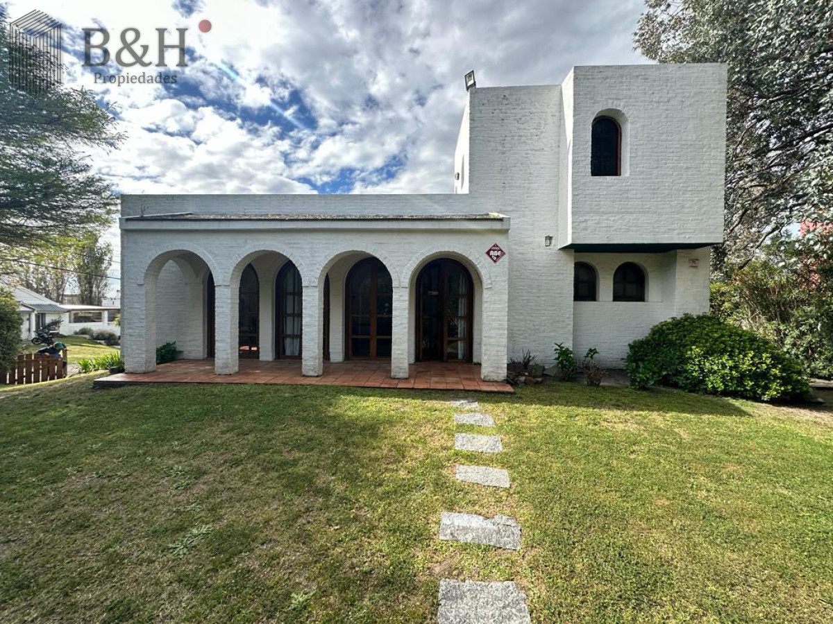 Casa ID.2687 - Casa en alquiler  La Barra, Maldonado