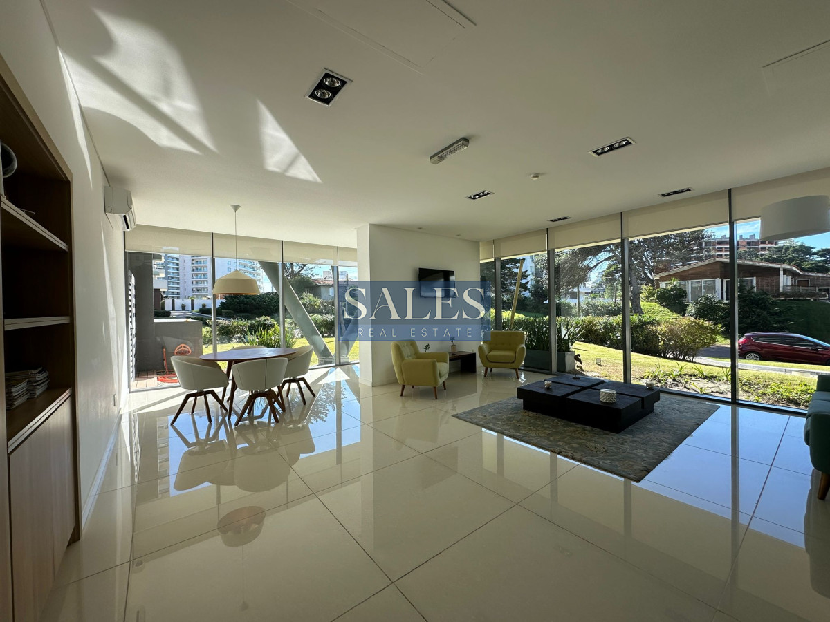 Apartamento ID.1368 - Departamento en venta, a pasos de la playa brava, Punta del este.