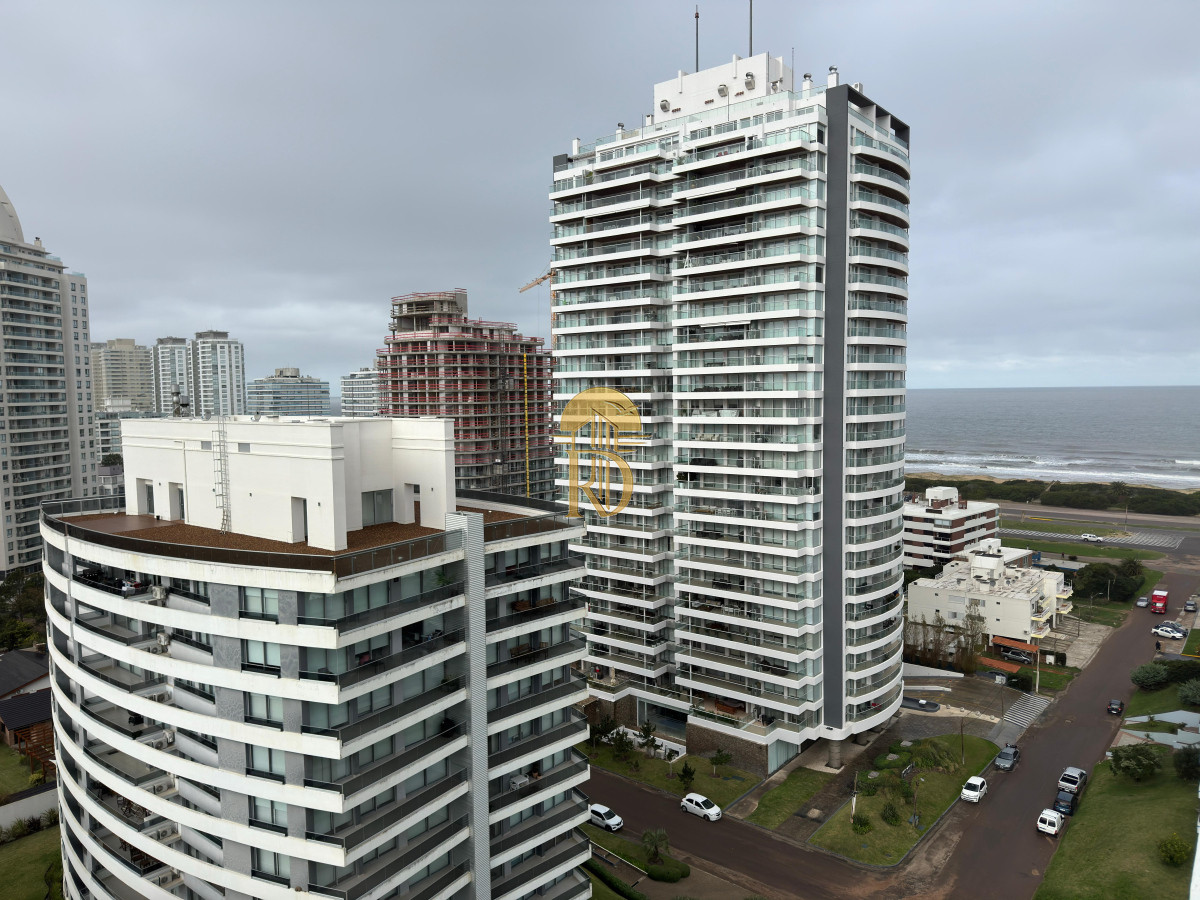 Departamento en venta, a pasos de la playa brava, Punta del este. -id-60-5