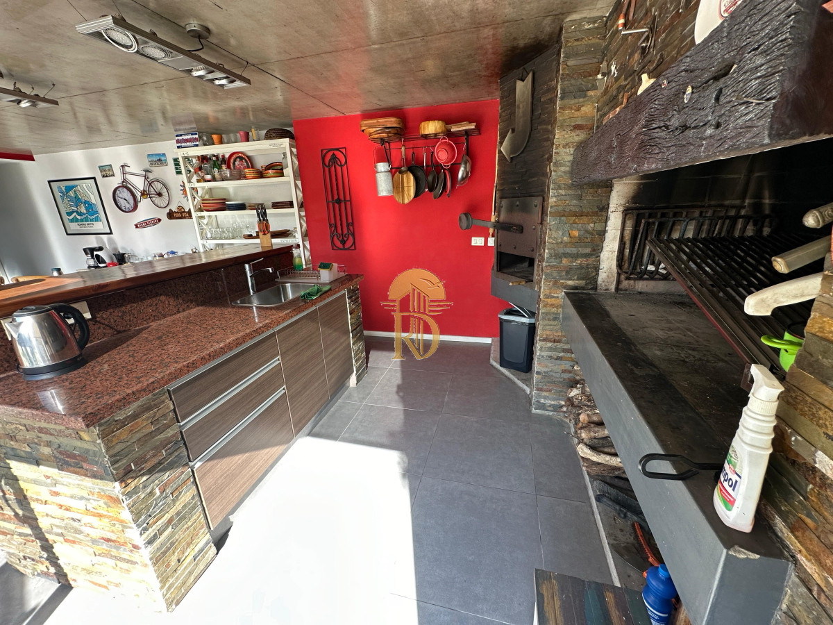 3 dormitorios, 300 metros del mar. -id-378-29