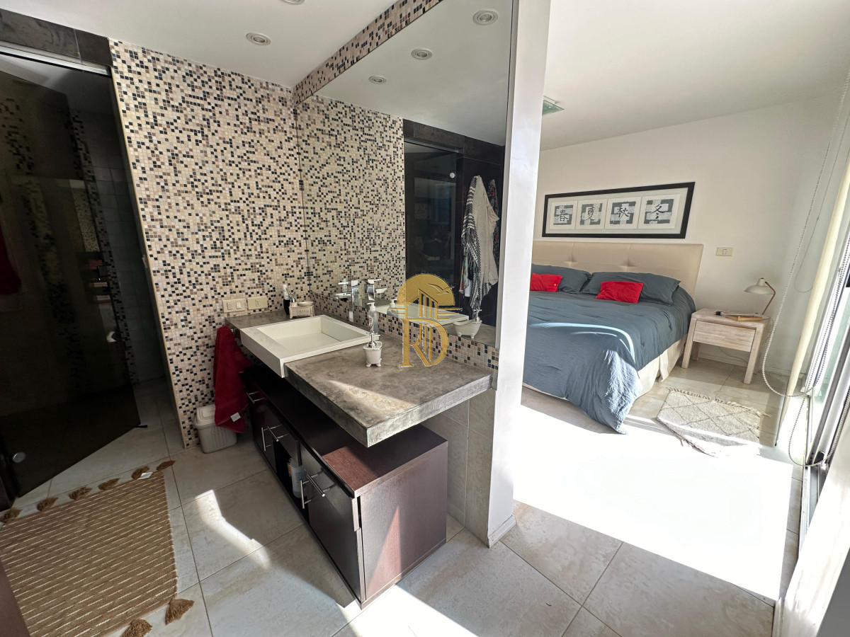 3 dormitorios, 300 metros del mar. -id-378-11