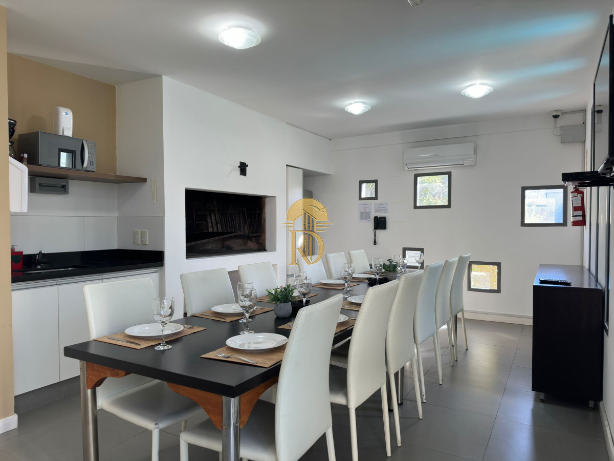 Departamento en venta, a pasos de la playa brava, Punta del este. -id-60-26