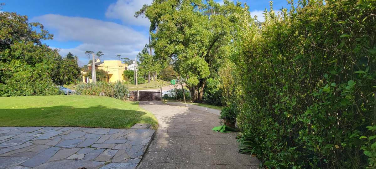 Casa ID.2344 - Casa 4 dormitorios en venta, Pinares!