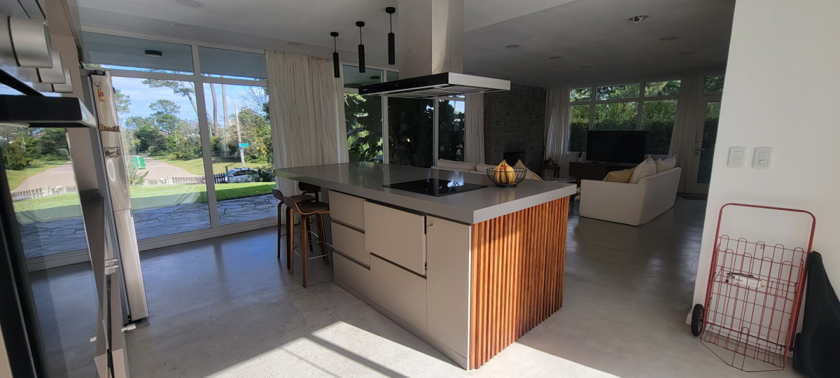 Casa ID.2344 - Casa 4 dormitorios en venta, Pinares!