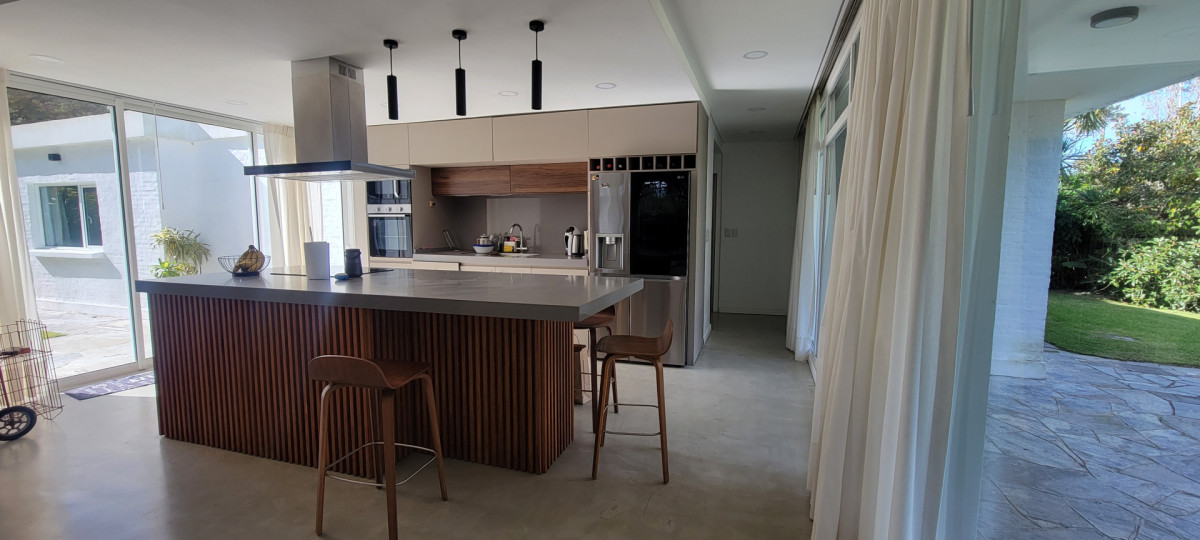 Casa ID.2344 - Casa 4 dormitorios en venta, Pinares!