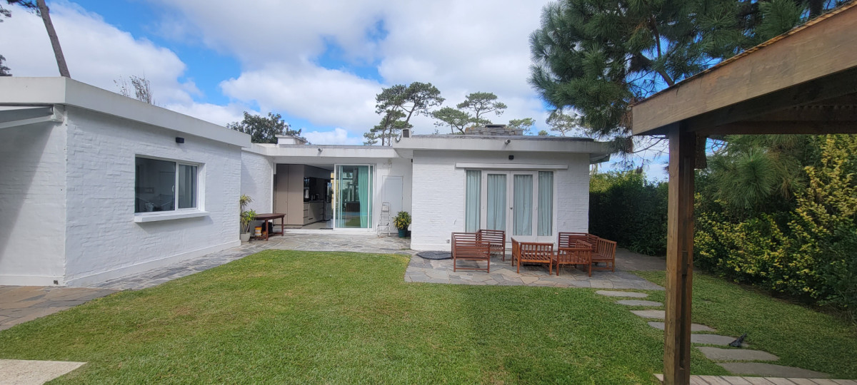 Casa ID.2344 - Casa 4 dormitorios en venta, Pinares!