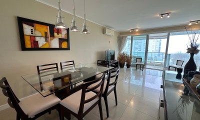 Hermoso departamento, con vista parcial al mar, playa mansa.