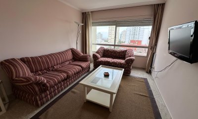 Departamento en venta, tres dormitorios, en la peninsula de Punta del este.