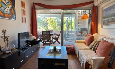 Departamento en venta, 200 metros de la playa, Punta del este.