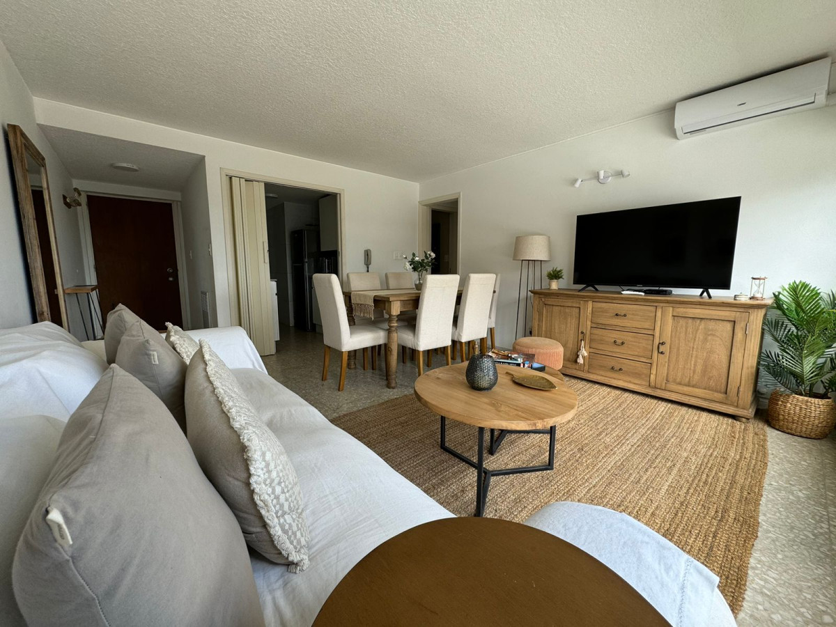 Departamento en venta, zona peninsula, Punta del este. 