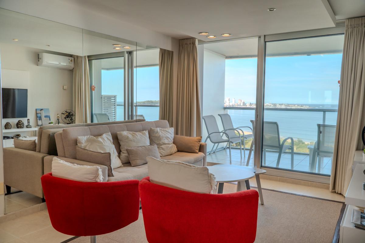 Departamento en venta, hermosa vista al mar, piso alto.