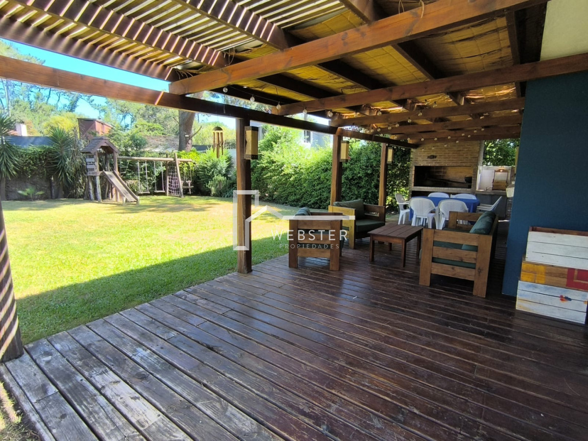 Casa ID.2564 - Venta de hermosa casa en Pinares 