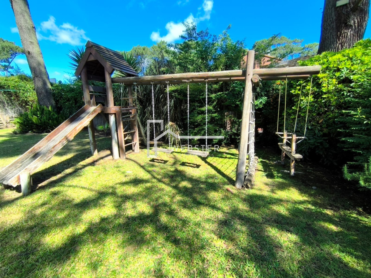 Casa ID.2564 - Venta de hermosa casa en Pinares 