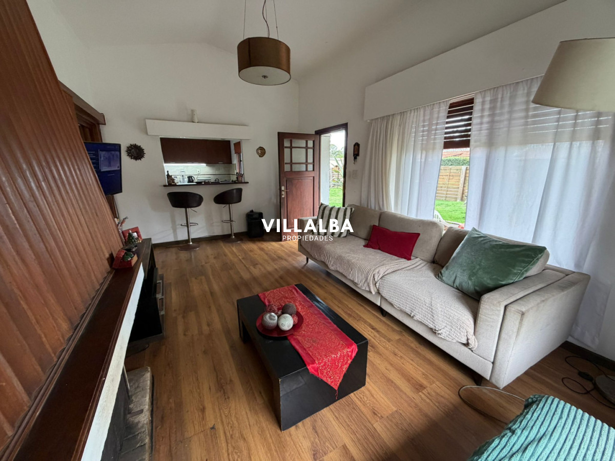 Apartamento ID.4532 - Hermosa casa en venta en Pinares terreno esquinero
