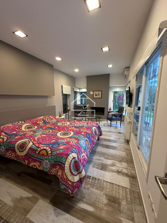 Casa ID.1405 -  Casa en venta y alquiler anual de 5 dorm y 4 baños.