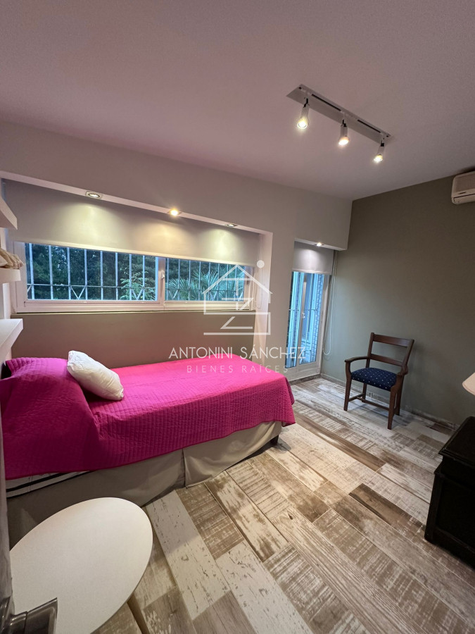 Casa ID.1405 -  Casa en venta y alquiler anual de 5 dorm y 4 baños.
